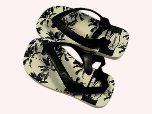 Havaianas Flip Flops Black and white