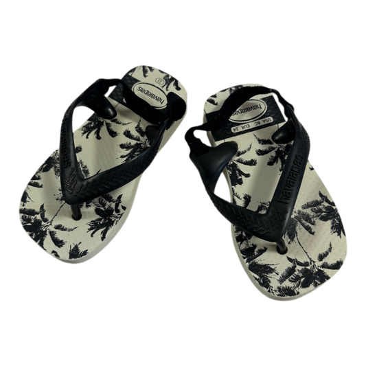 Havaianas Slippers Black and white
